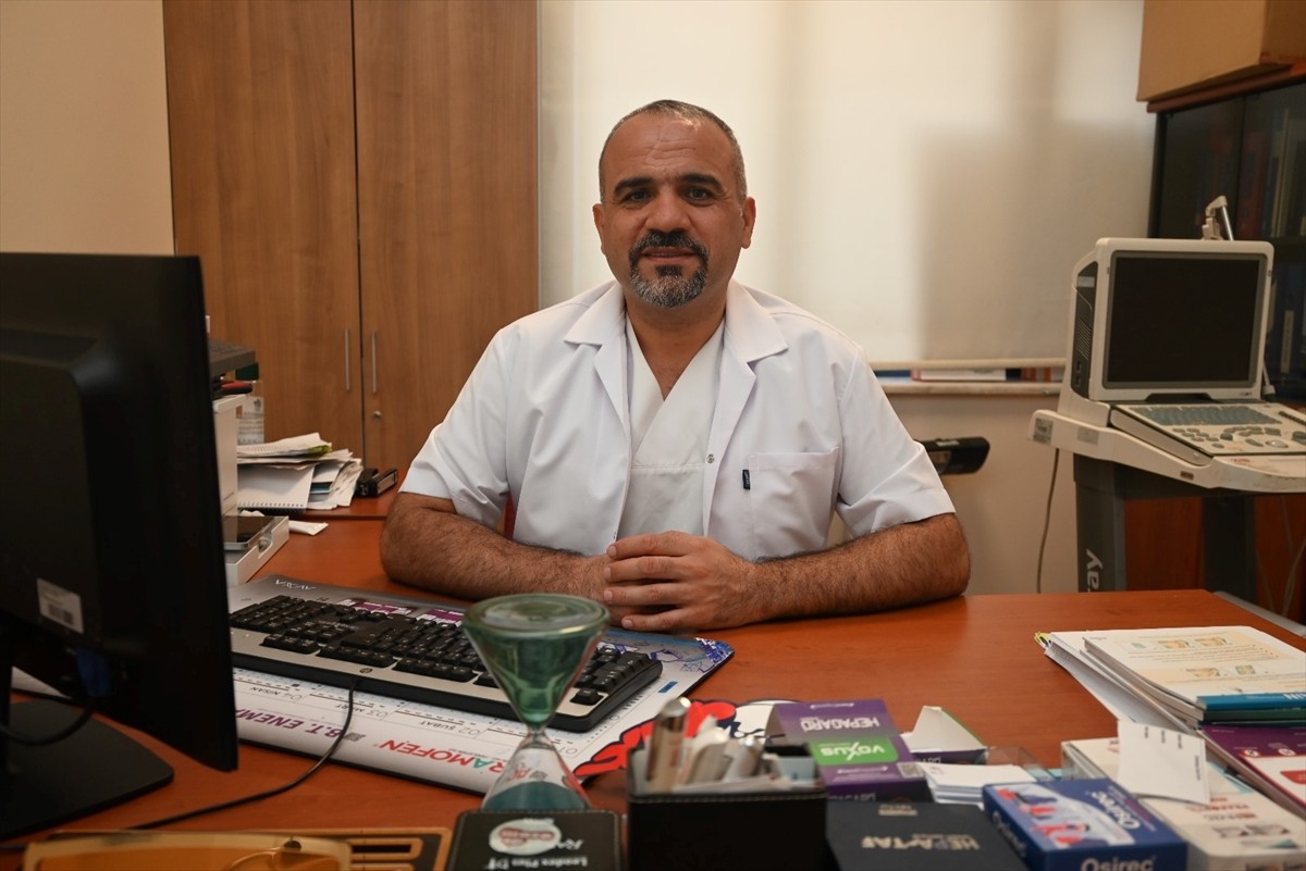 Denizli'de kalem pil yutan hasta endoskopi işlemiyle sağlığına kavuştu. Operasyonu yapan Pamukkale...