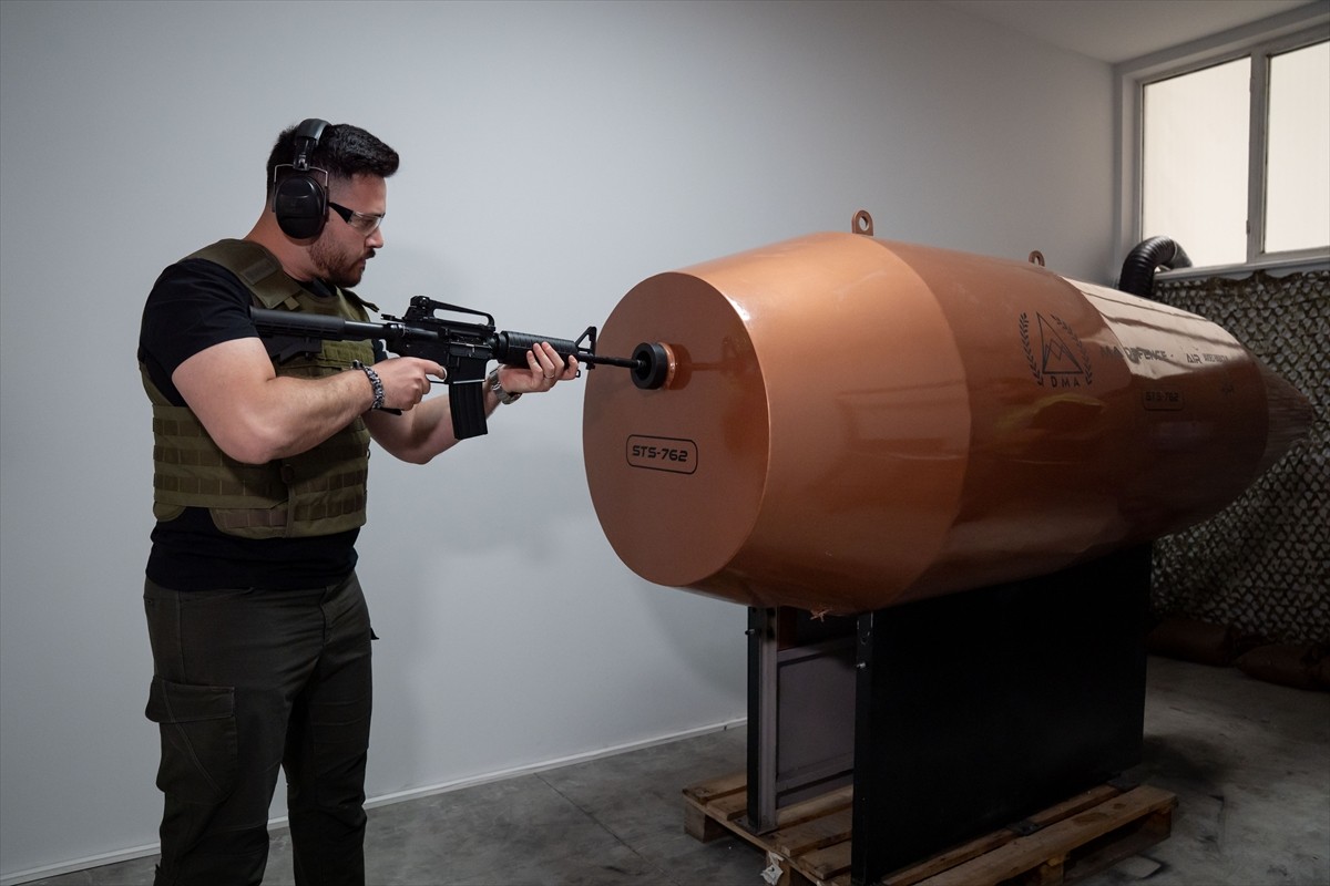 DMA Savunma, silahlı kuvvetlerin ve kolluk birimlerinin, silah üreticilerinin silahlarla ilgili...