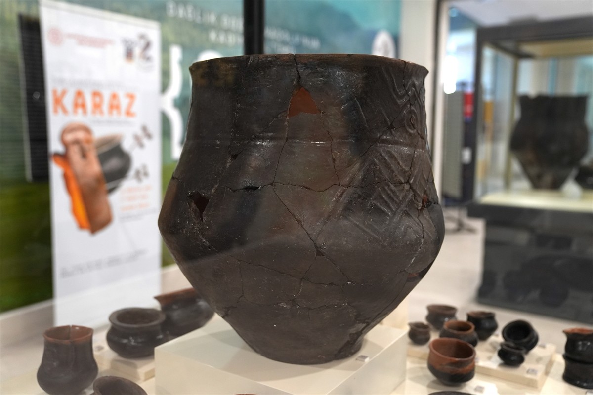 Doğu Anadolu Bölgesi'nde bulunan ve 5 bin 500 yıl öncesine kadar dayanan Karaz Kültürü'ne ait...