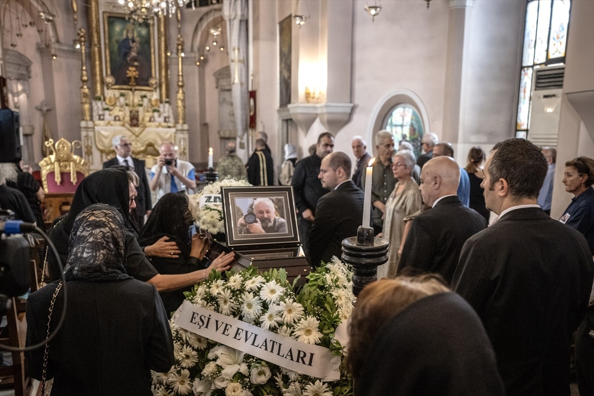 Dünya Fotoğrafçılık Günü 19 Ağustos'ta 79 yaşındayken vefat eden foto muhabiri Garbis Loris...