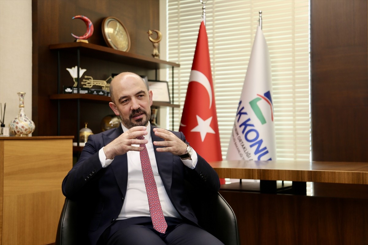 Emlak Konut GYO Genel Müdürü Yasir Yılmaz, AA muhabirine açıklamalarda bulundu.