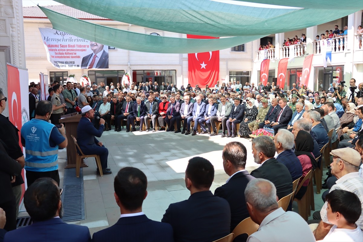 Erzincan'da hayırseverlerin desteğiyle yapımına 2019'da başlanan "Terzibaba Külliyesi" törenle...