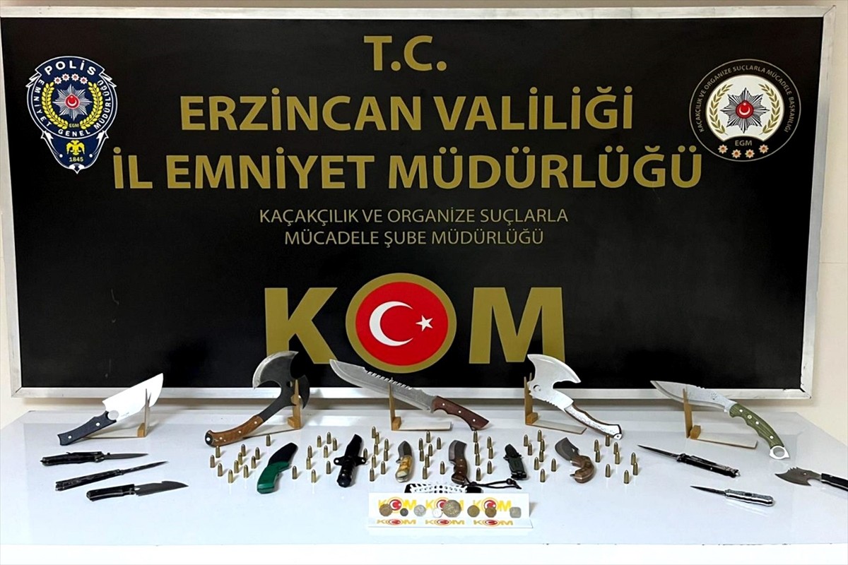 Erzincan'da tarihi eser kaçakçılığı operasyonunda 2 şüpheli gözaltına alındı. Operasyonda, 8...