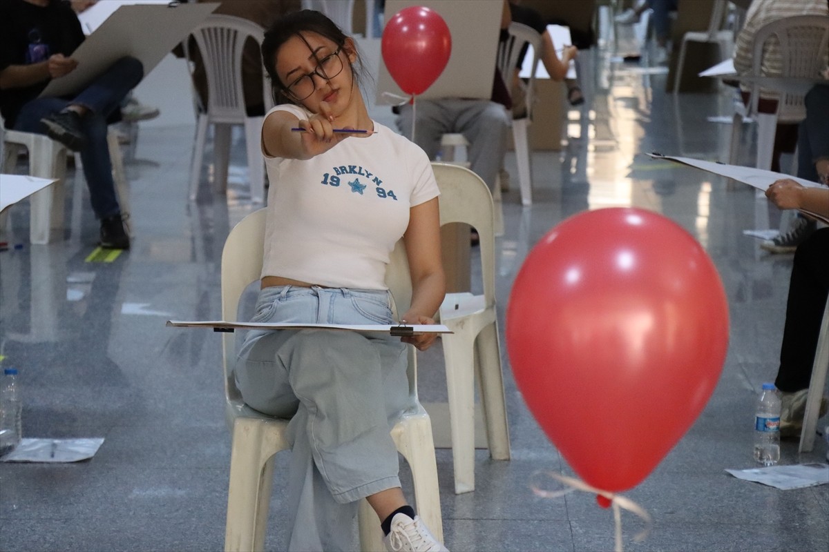 Erzincan Binali Yıldırım Üniversitesi (EBYÜ) Güzel Sanatlar Fakültesi Resim Bölümü'nde eğitim...