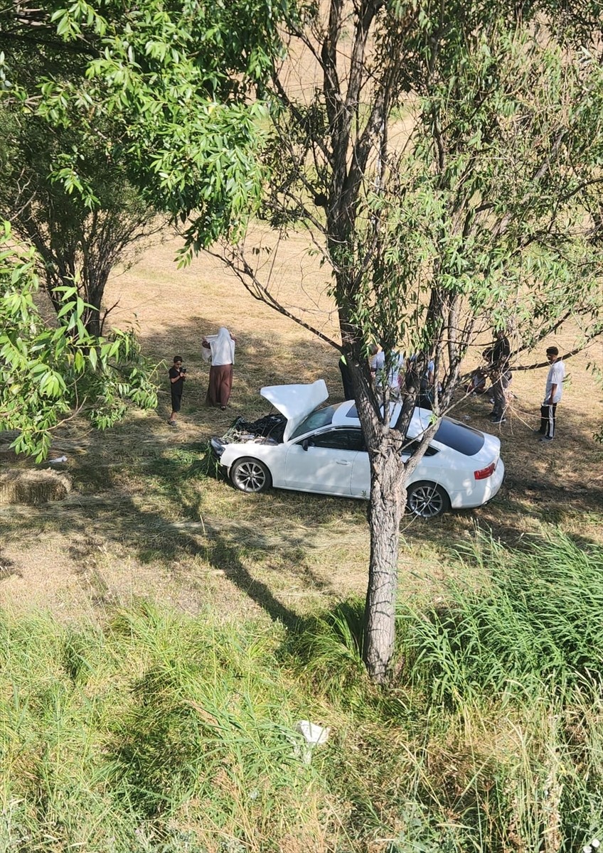 Erzurum'da otomobil ile kamyonetin çarpışması sonucu 6 kişi yaralandı. Çarpışmanın etkisiyle...