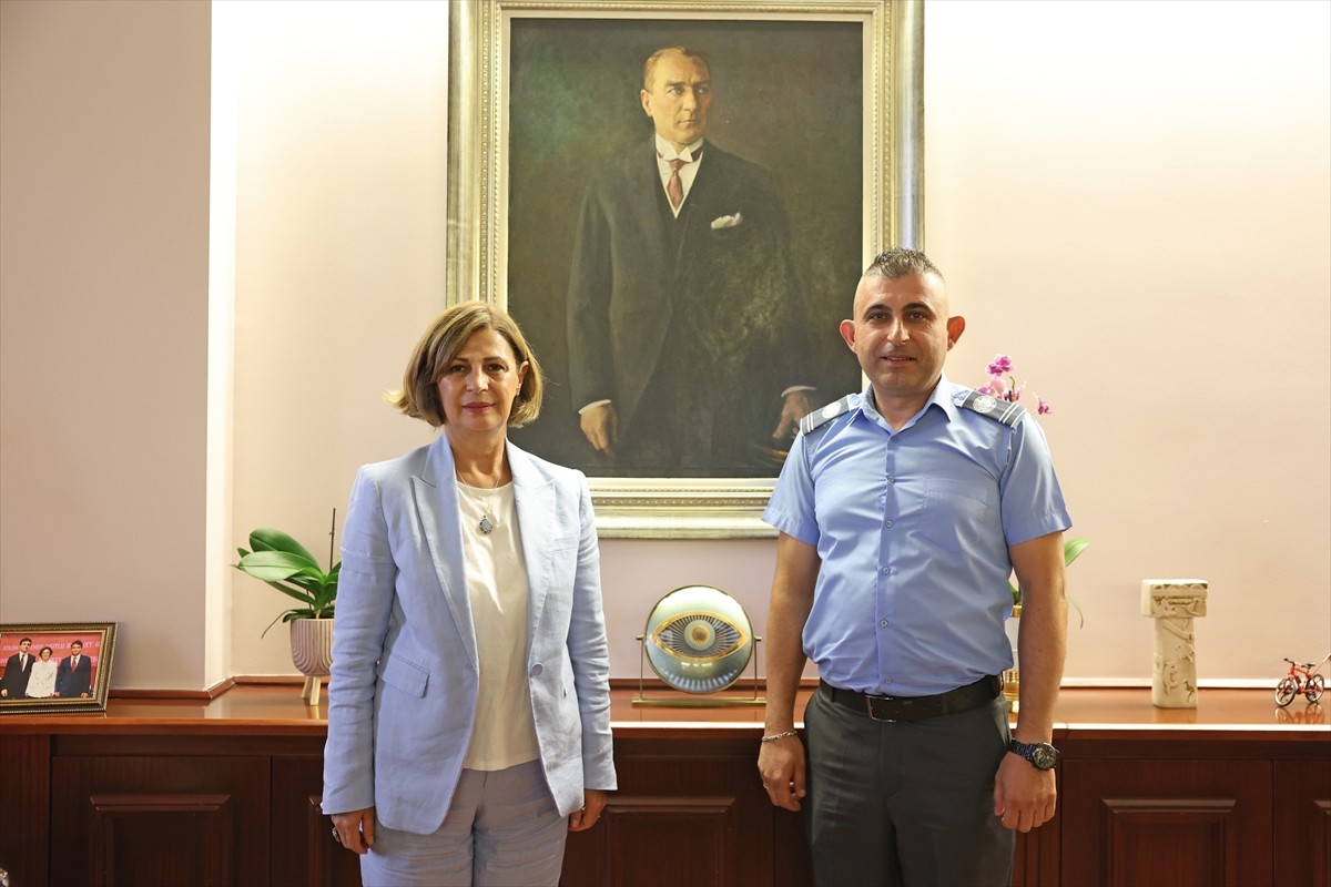 Eskişehir'de belediye otobüs şoförü, fenalaşan çocuk yolcuyu güzergahını değiştirerek en yakın...