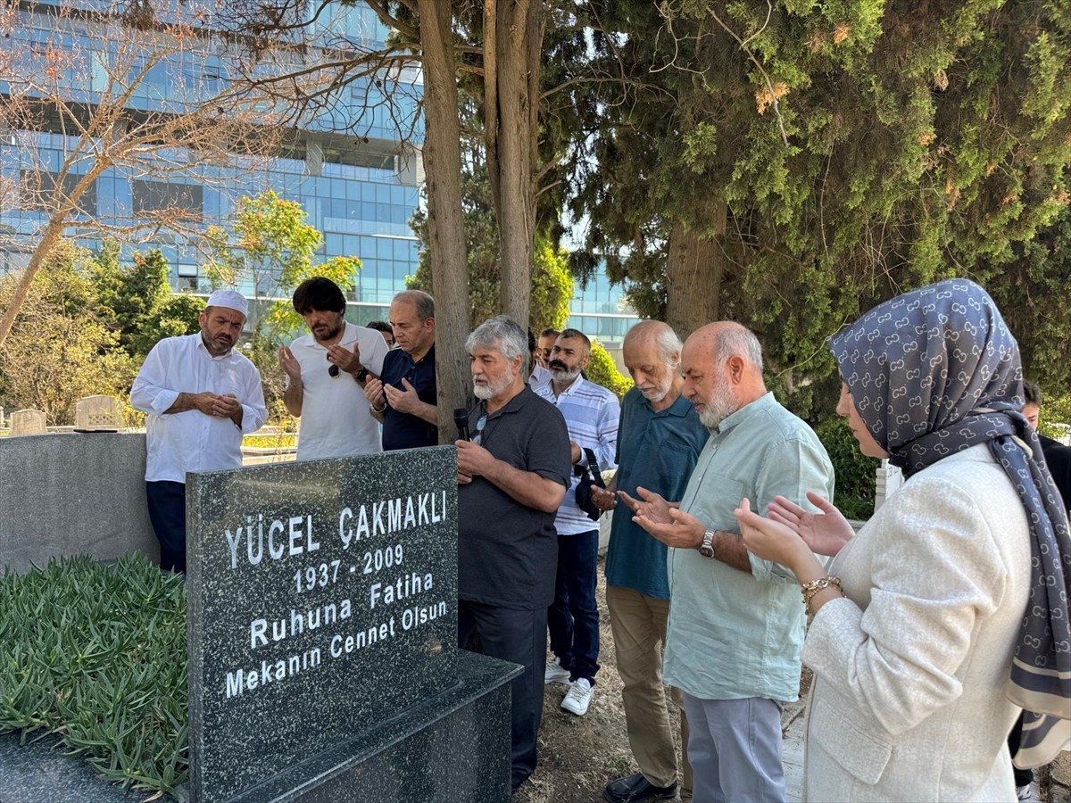 Filmleriyle Türk sinemasına farklı bir boyut kazandıran ve "milli sinema" akımına öncülük eden...