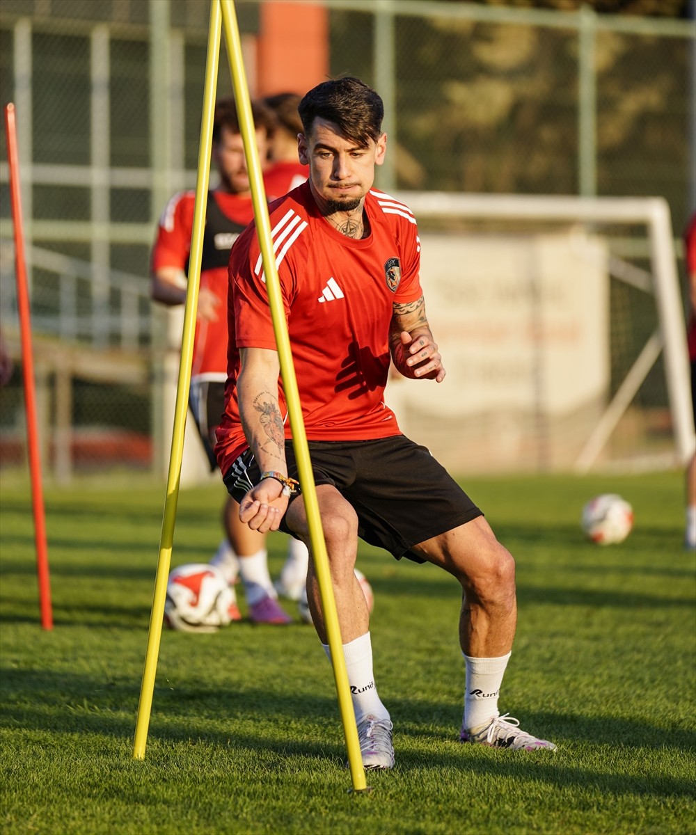 Gaziantep FK, Trendyol Süper Lig'in 3. haftasında evinde Gençlerbirliği ile yapacağı maçın...