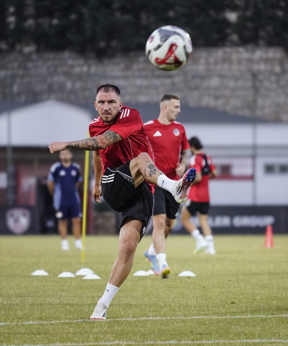 Gaziantep FK, Trendyol Süper Lig 2025-2026 sezonu ilk haftasında karşılaşacağı Galatasaray maçı...