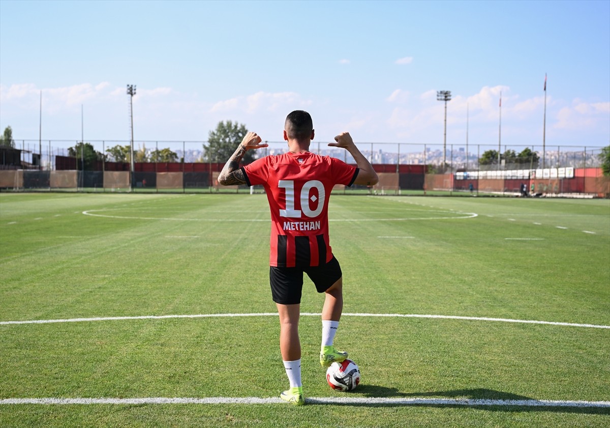 Gençlerbirliği'nin Süper Lig'e yükselmesinde önemli pay sahibi Metehan Mimaroğlu, Beştepe İlhan...