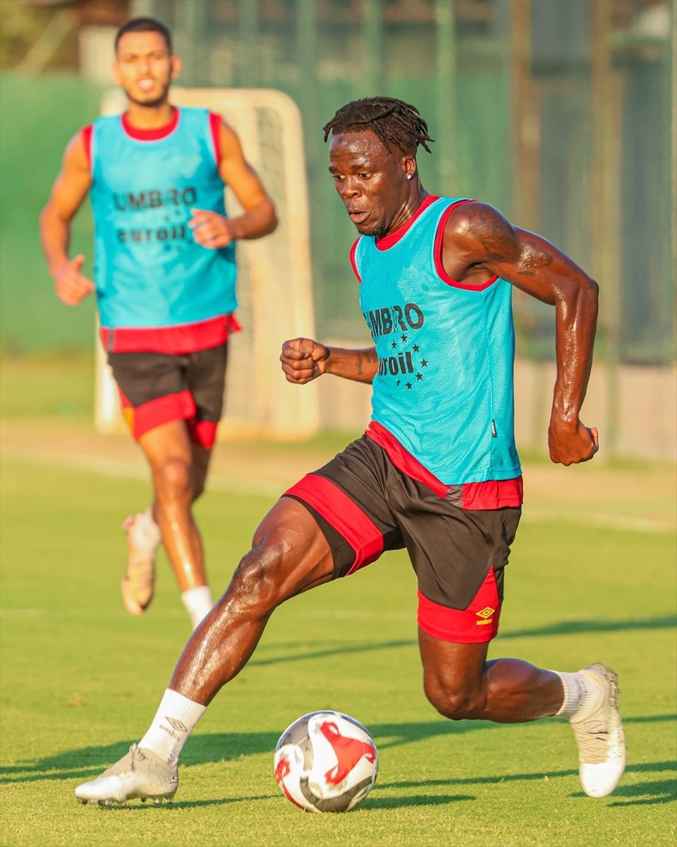 Göztepe, Trendyol Süper Lig'in 3. haftasında deplasmanda Fatih Karagümrük ile yapacağı maçın...