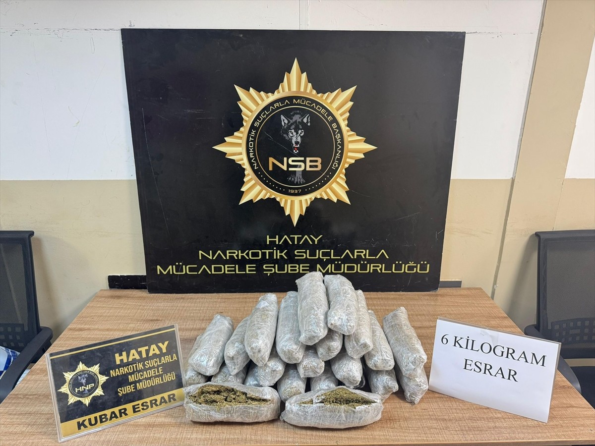 Hatay'ın Reyhanlı ilçesinde, uyuşturucu operasyonunda gözaltına alınan 2 zanlı tutuklandı. İl...