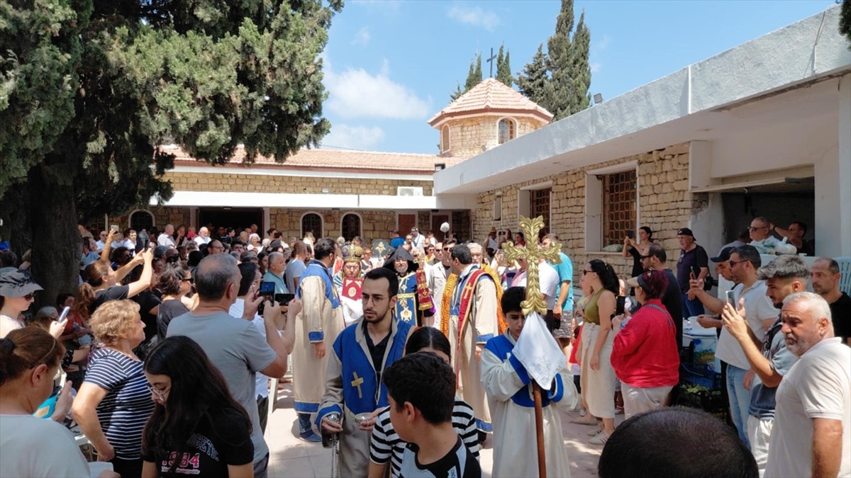 Hatay'ın Samandağ ilçesinde, Vakıfköy Mahallesi'ndeki Meryem Ana Kilisesi'nde "Meryem Ana Yortusu"...