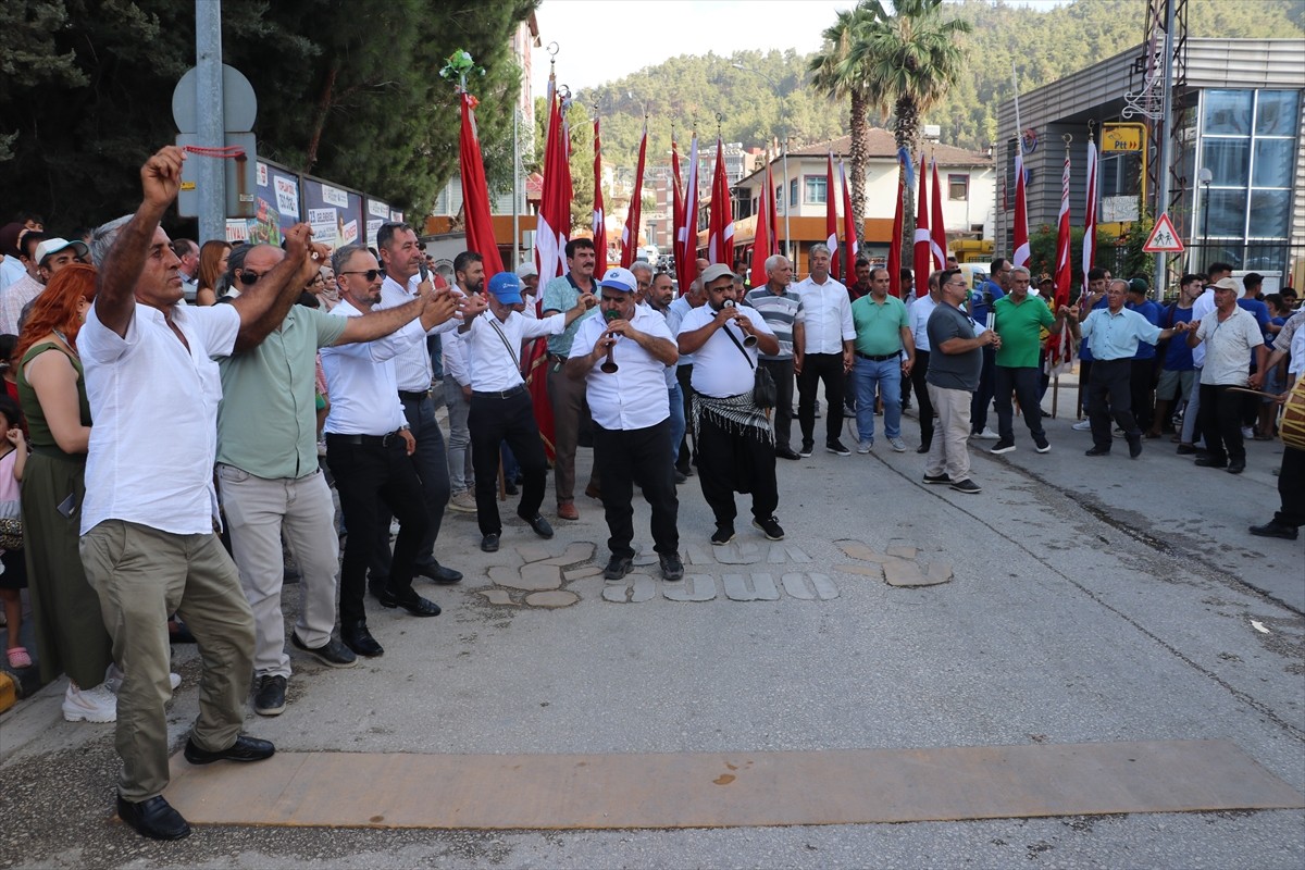 Hatay'ın Yayladağı ilçesinde bu yıl 23.'sü düzenlenen Geleneksel Yayladağı Kültür Sanat ve Aba...