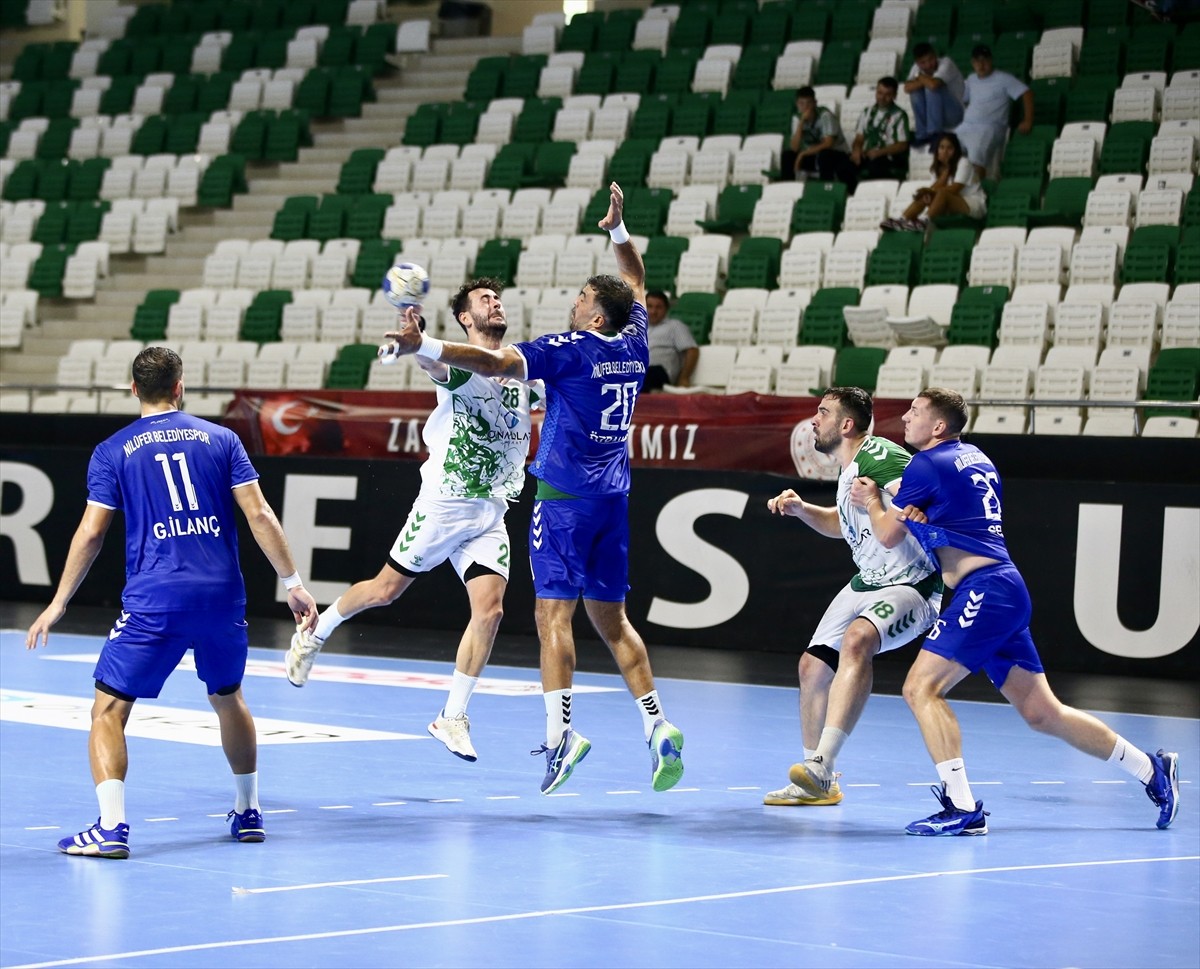 Hentbol Erkekler Süper Lig'in ilk haftasında Nilüfer Belediyesi Spor Kulübü, deplasmanda Önallar...