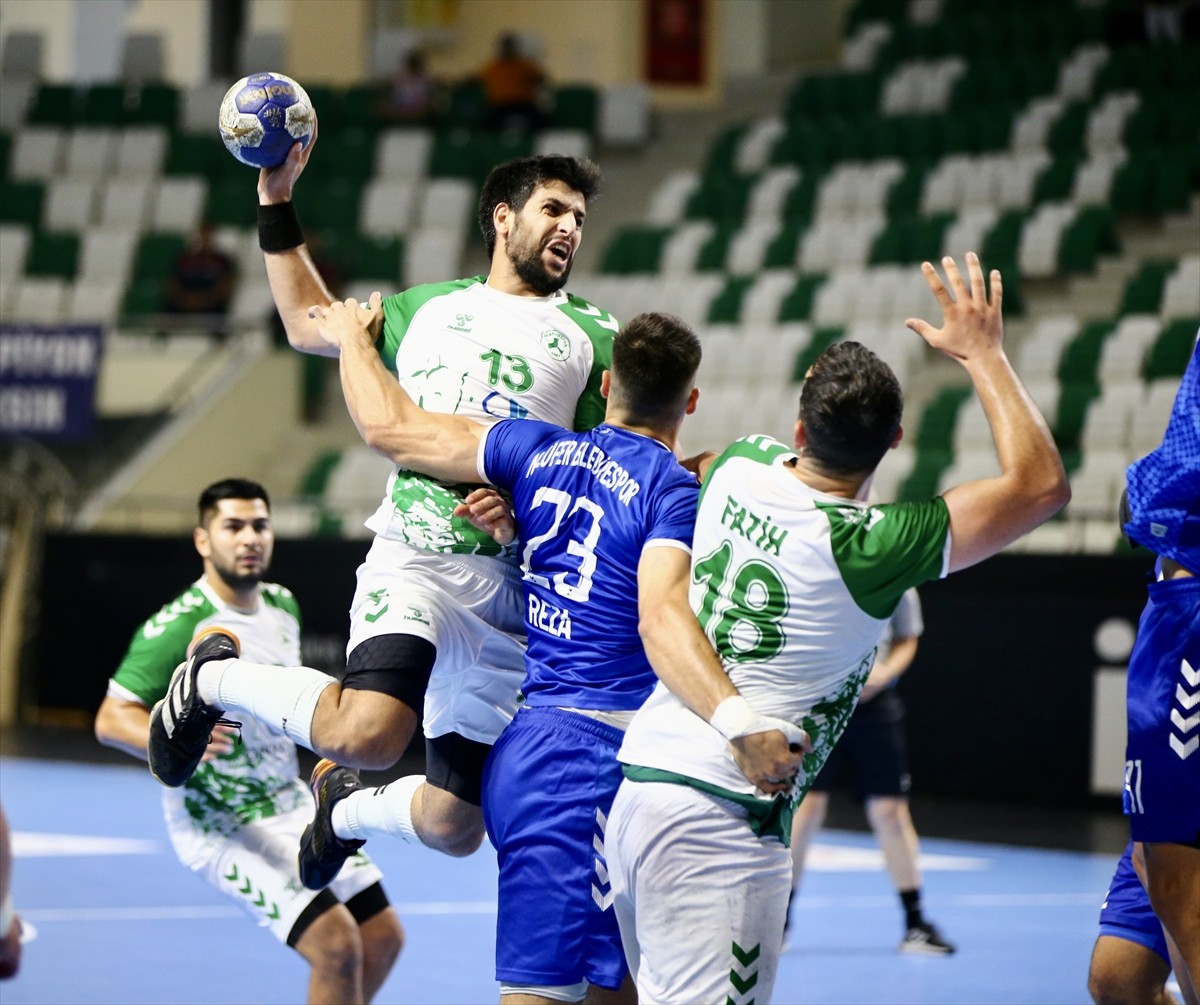 Hentbol Erkekler Süper Lig'in ilk haftasında Nilüfer Belediyesi Spor Kulübü, deplasmanda Önallar...