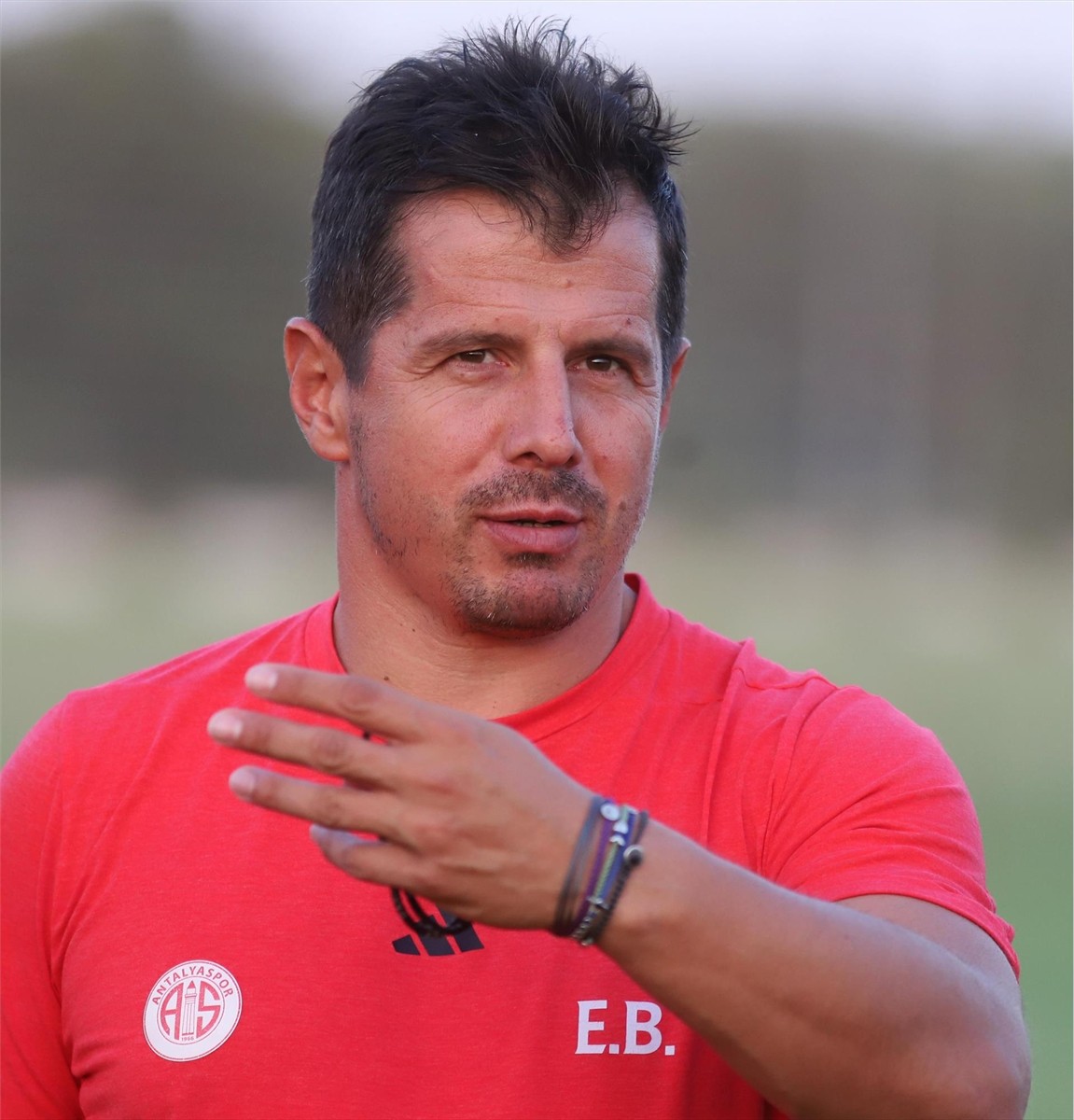 Hesap.com Antalyaspor, Trendyol Süper Lig'in 2. haftasında deplasmanda Gençlerbirliği ile...