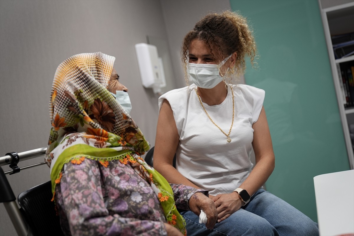 İleri derece karaciğer yetmezliği teşhisi konulan ve çocuklarıyla kan ile dokuları uyumu...