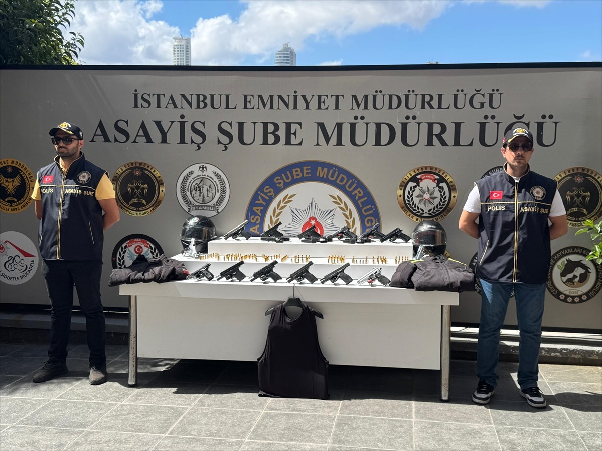 İstanbul'da, 10 ilçede düzenlenen operasyonda tehdit, yağma ve kurşunlama olaylarına karıştığı...