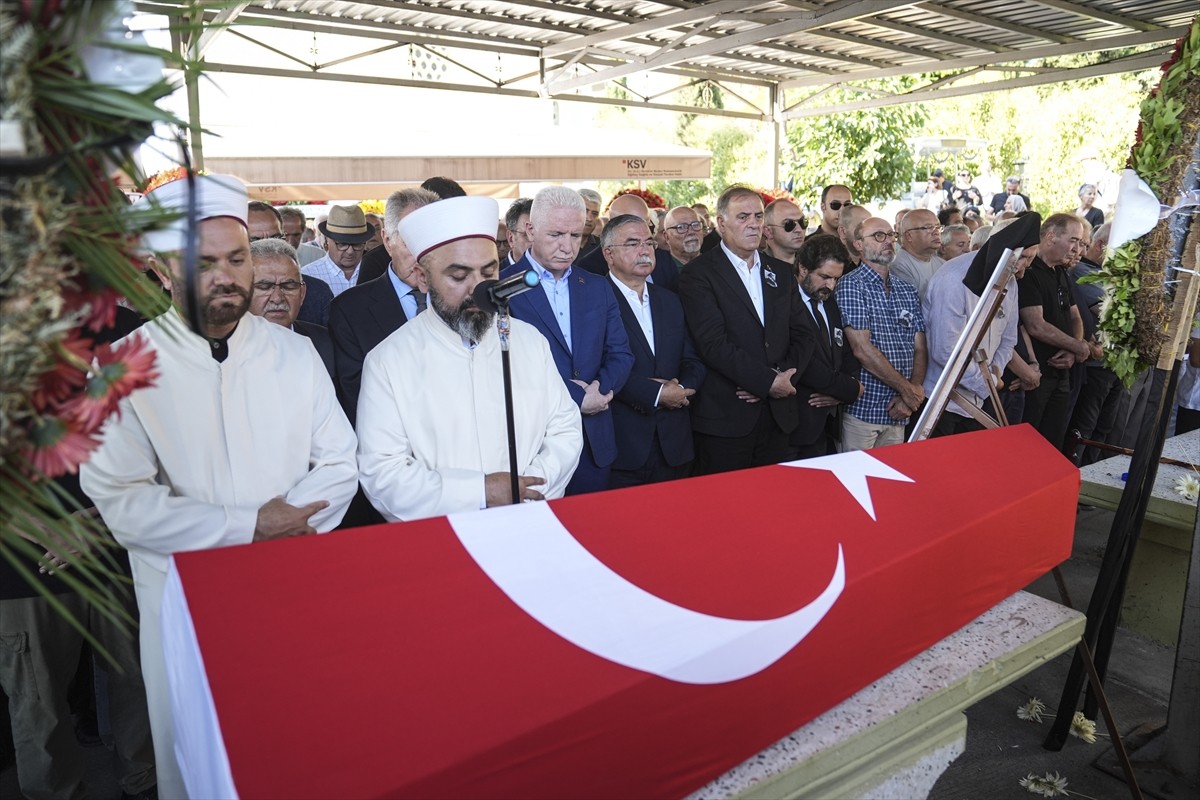 İstanbul'da 89 yaşında vefat eden Çevre ve Kültür Değerlerini Koruma ve Tanıtma Vakfı (ÇEKÜL)...
