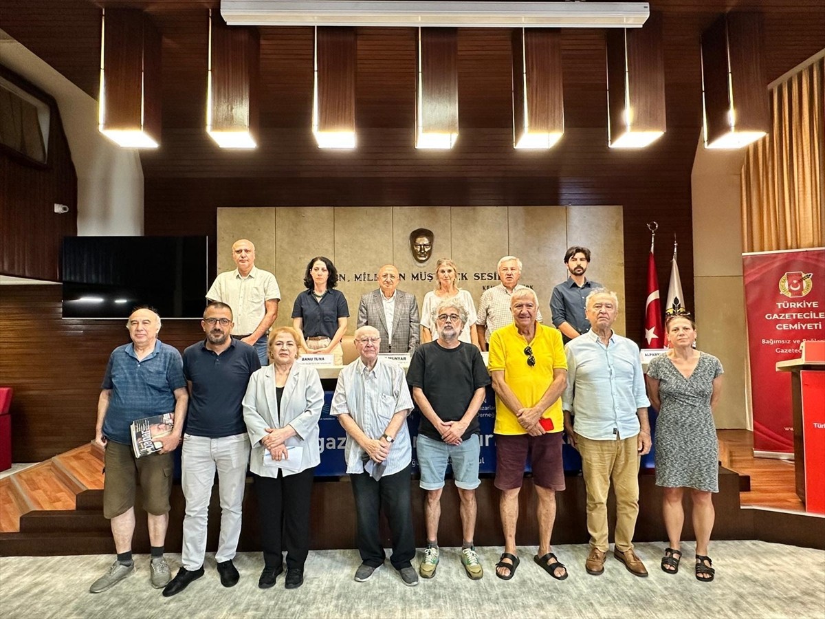 İstanbul'da bir araya gelen basın, yayın meslek örgütü temsilcileri, İsrail'in gazetecilere...