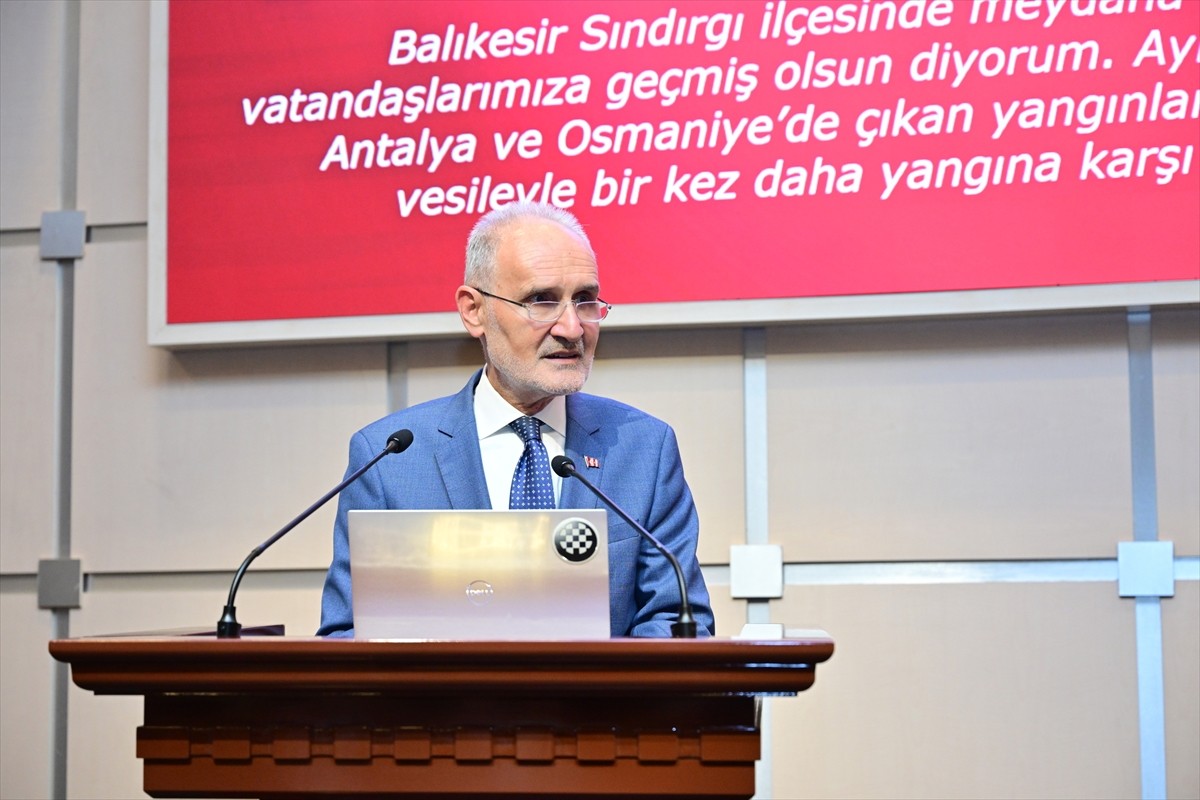 İstanbul Ticaret Odası (İTO) Başkanı Şekib Avdagiç, odanın ağustos ayı meclis toplantısında iş...