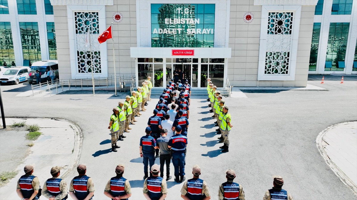 Kahramanmaraş'ın Ekinözü ilçesinde düğünde havaya ateş açılması sonucu bir kişinin yaralanmasına...