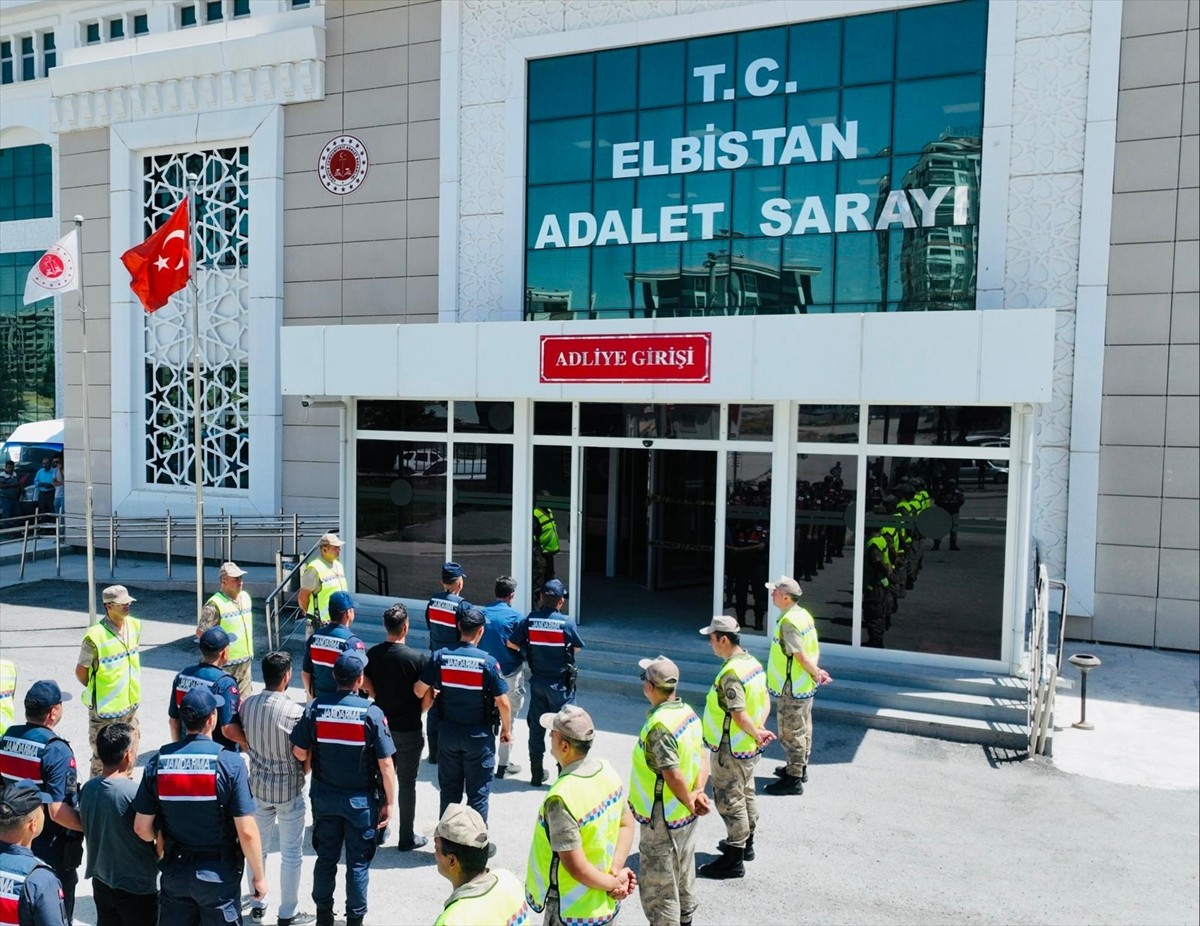 Kahramanmaraş'ın Ekinözü ilçesinde düğünde havaya ateş açılması sonucu bir kişinin yaralanmasına...