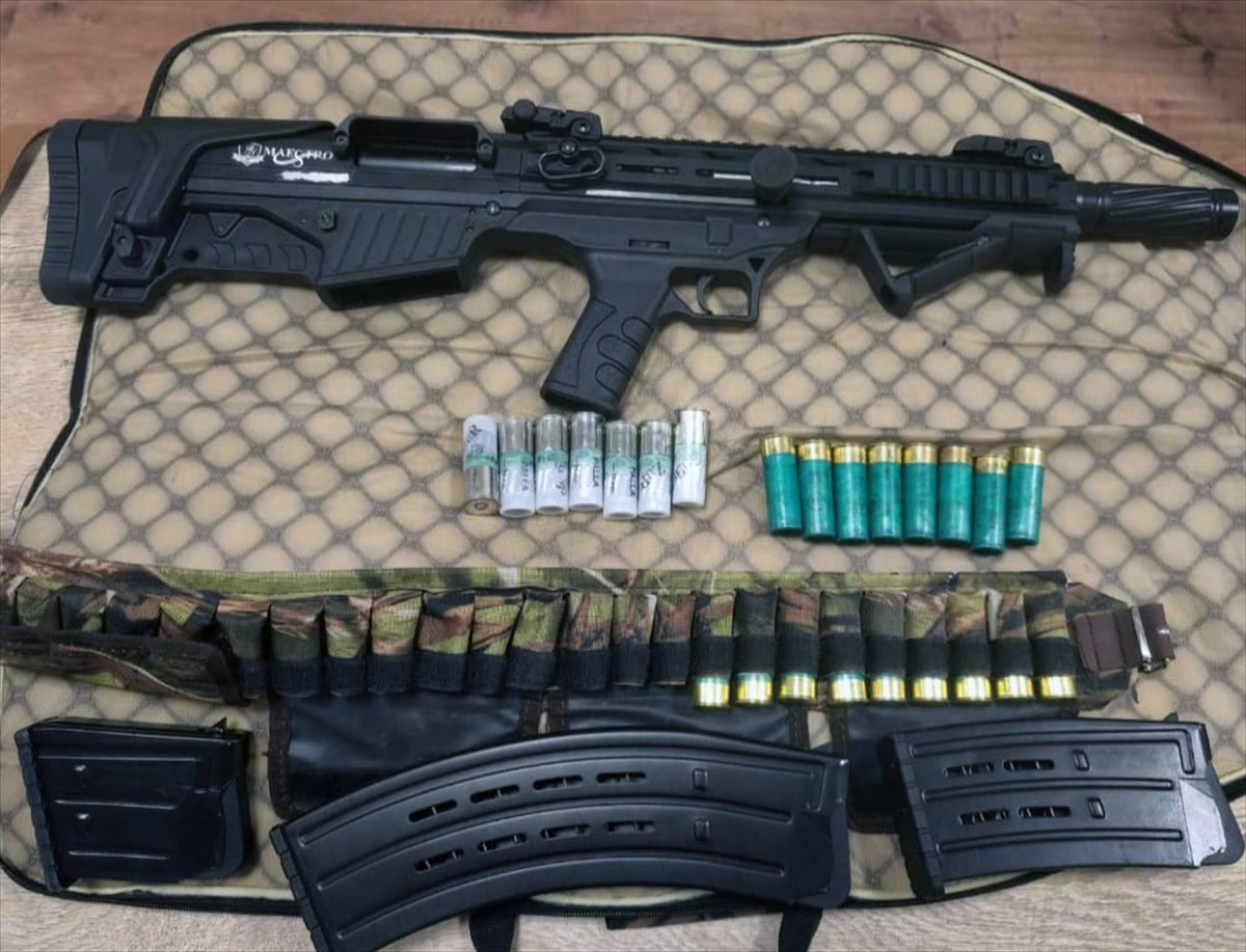 Kahramanmaraş'ta, aranan kişilerin yakalanmasına yönelik yapılan çalışmalarda gözaltına alınan 56...