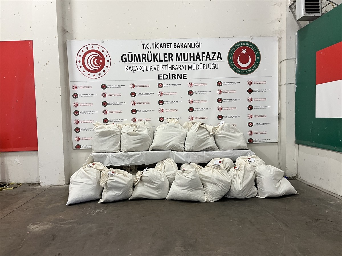 Kapıkule'de 3 tırda 179 kilo 678 gram uyuşturucu ele geçirildi, 8 şüpheli gözaltına...