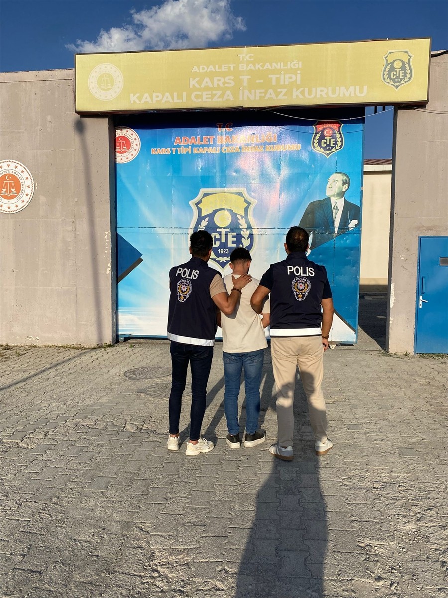Kars'ta hakkında 17 farklı suçtan yakalama kararı bulunan şahıs yakalandı. 