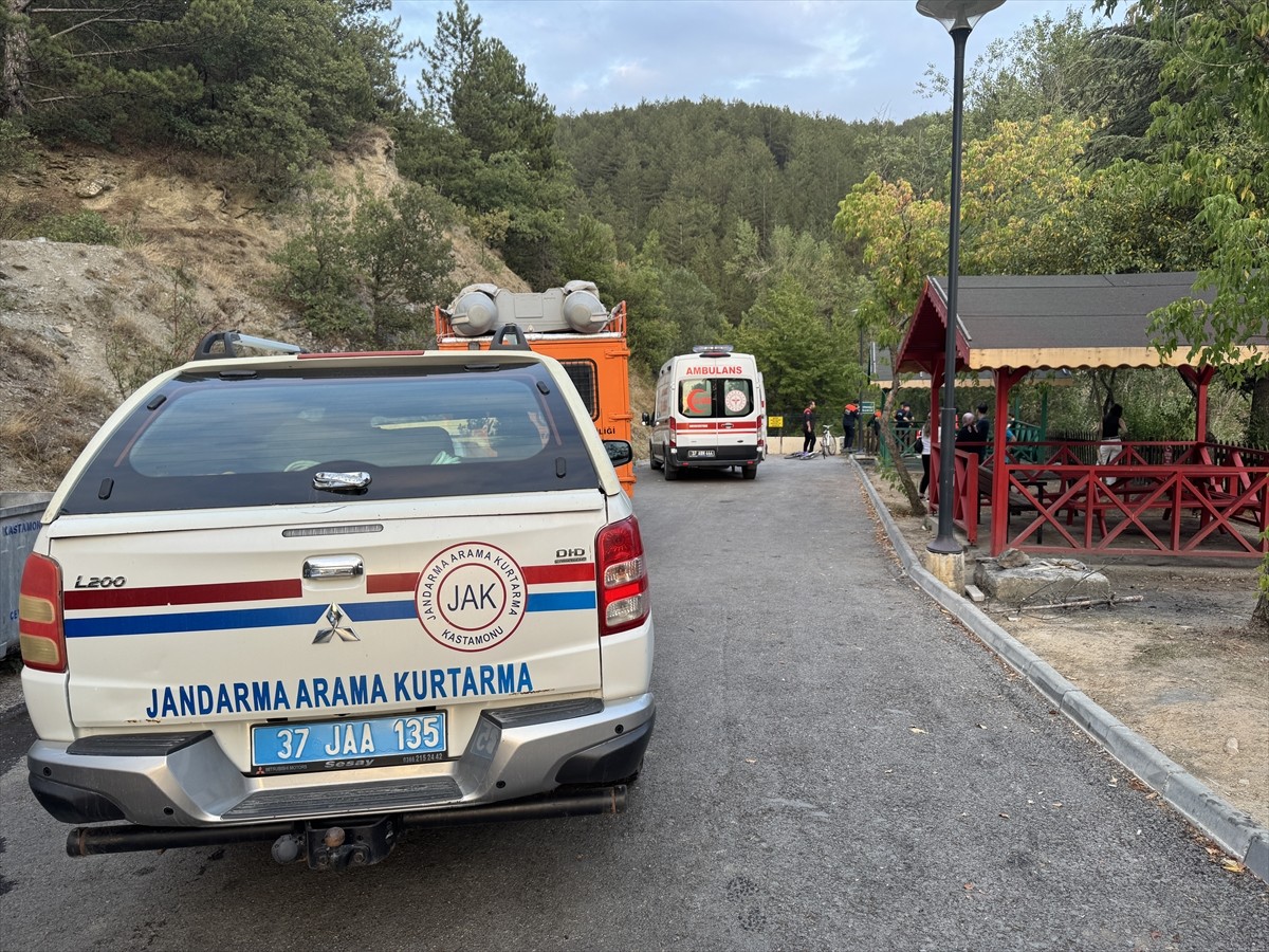 Kastamonu'da serinlemek amacıyla baraj gölüne giren çocuk boğuldu.
