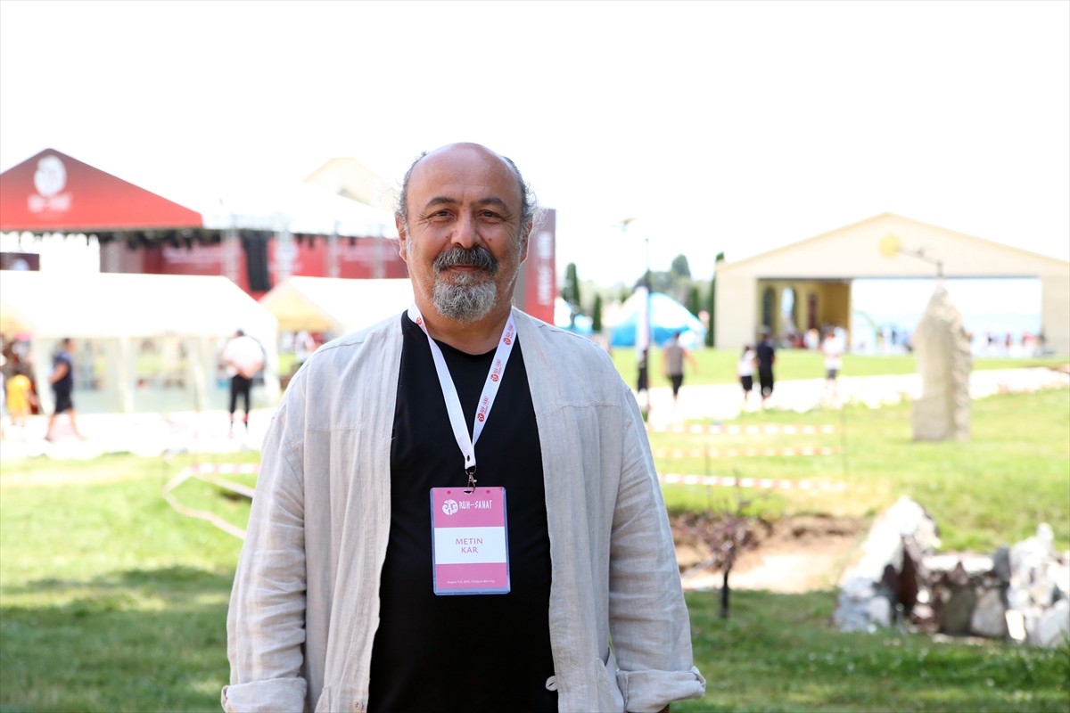 Kırgızistan'ın Issık Gölü kıyısındaki tatil beldesi Çolpon-Ata şehrinde "Geleneksel Kültür ve...