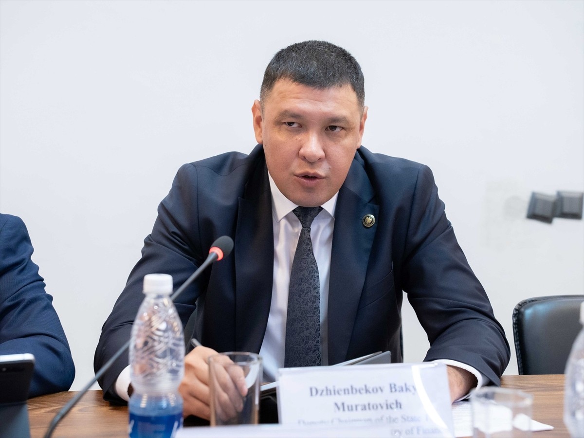 Kırgızistan Devlet Vergi Komitesi Başkan Yardımcısı Bakıt Djienbekov, Afganistan heyetini vergi...