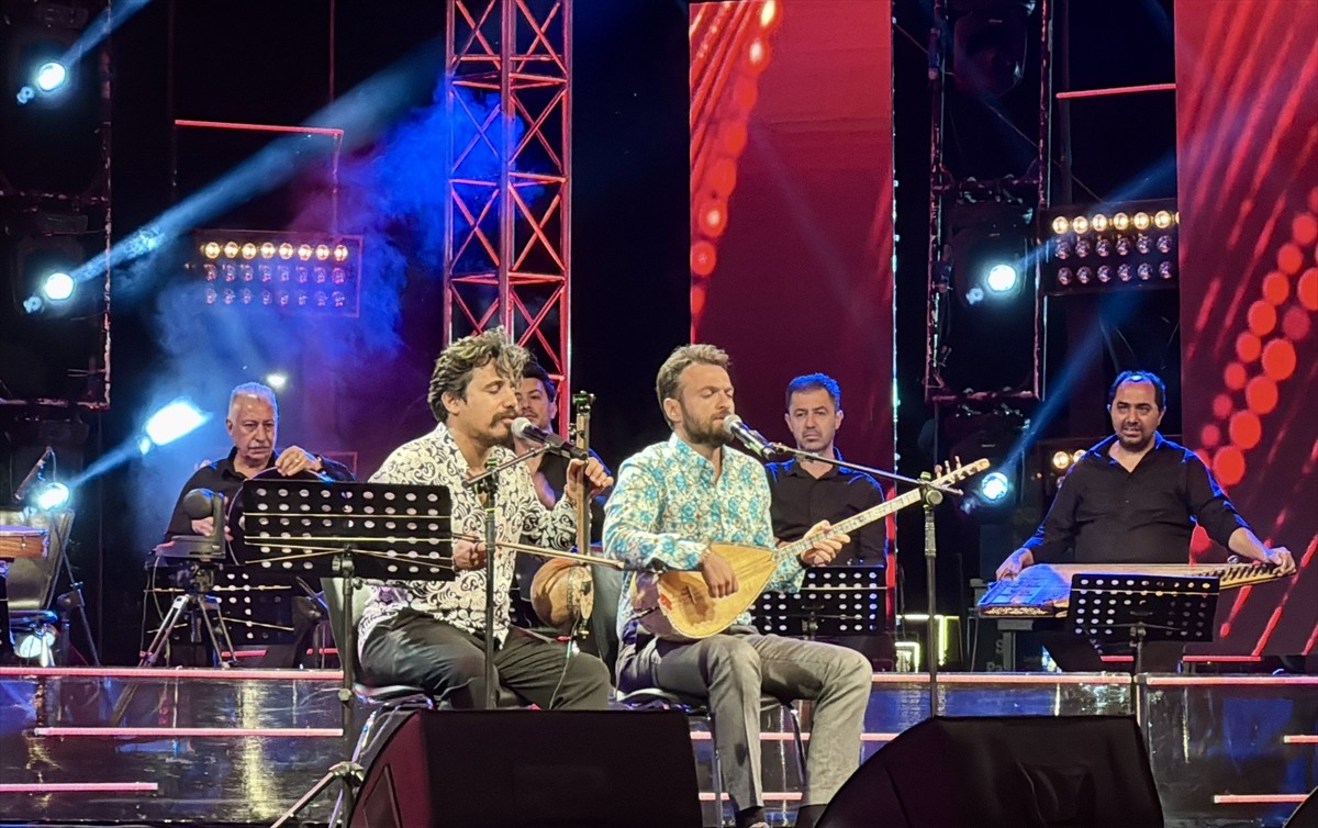 Kırşehir’de, Neşet Ertaş Kültür ve Müzik Festivali kapsamında TRT sanatçıları ve konukların...