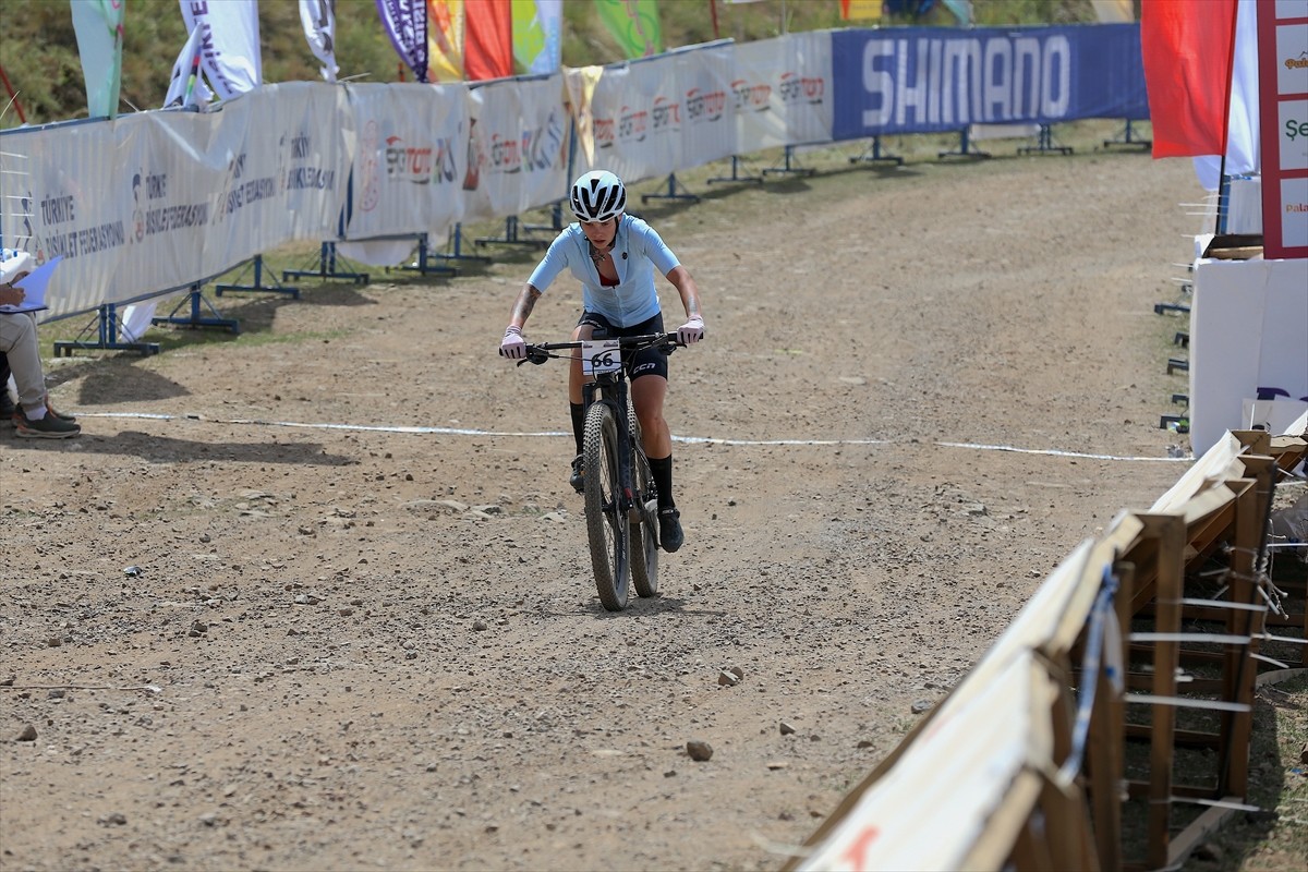 Kış aylarında kayakla adından söz ettiren Palandöken Dağı'nın son yıllarda Türkiye Bisiklet...