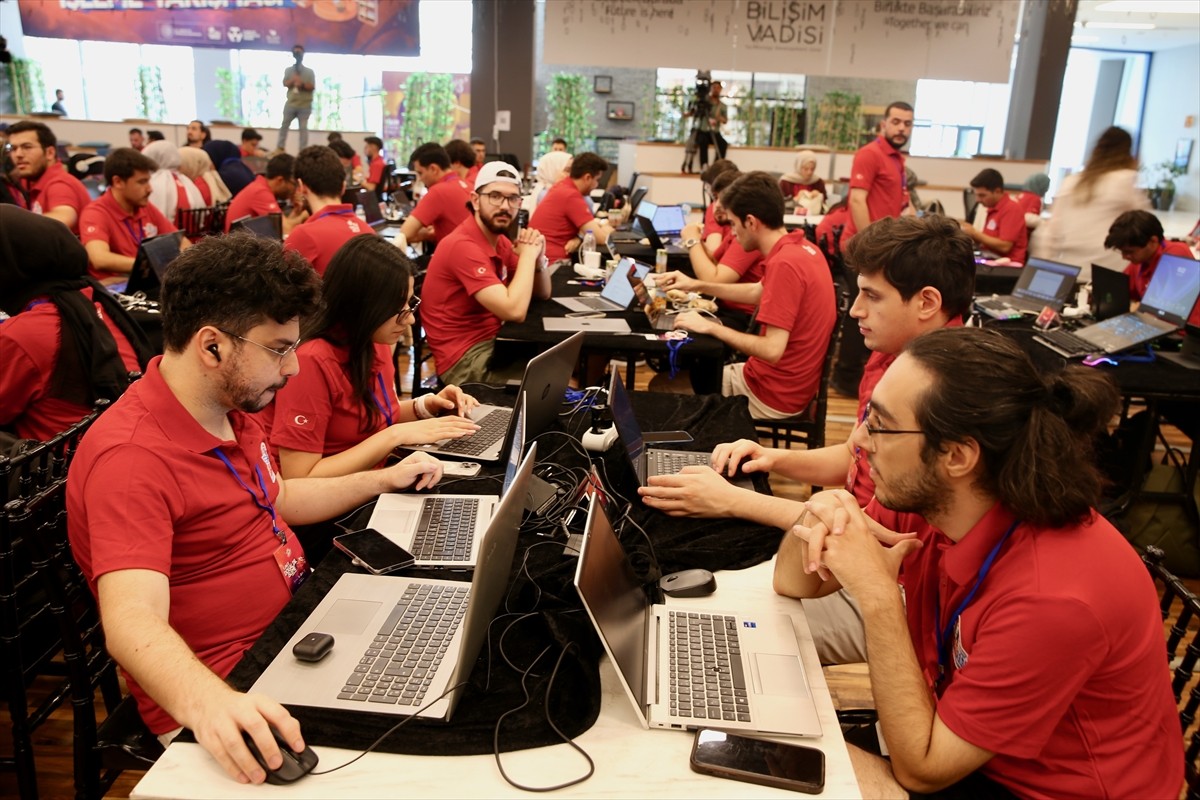 Kocaeli'de düzenlenen "TEKNOFEST Türkçe Doğal Dil İşleme Yarışması" finali, Bilişim Vadisi'nde...