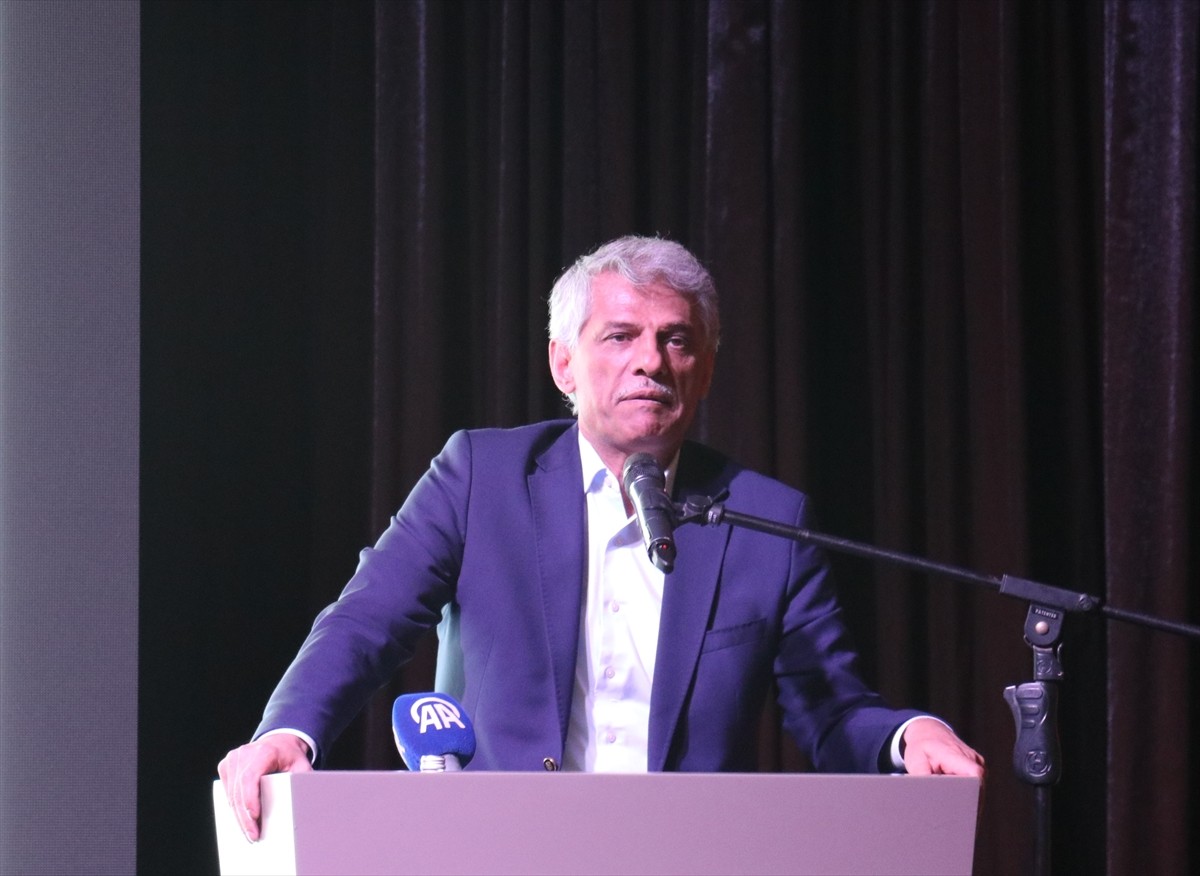 Kültür ve Turizm Bakan Yardımcısı Nadir Alpaslan(fotoğrafta), Akdeniz Turistik Otelciler ve...