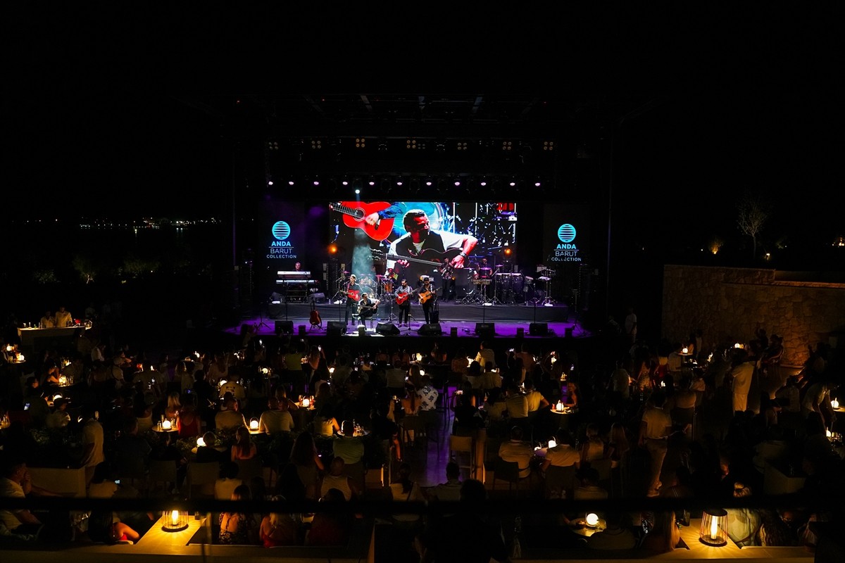 Latin müziğinin temsilcilerinden, Grammy Ödülü sahibi Gipsy Kings by Andre Reyes, Aydın'ın Didim...