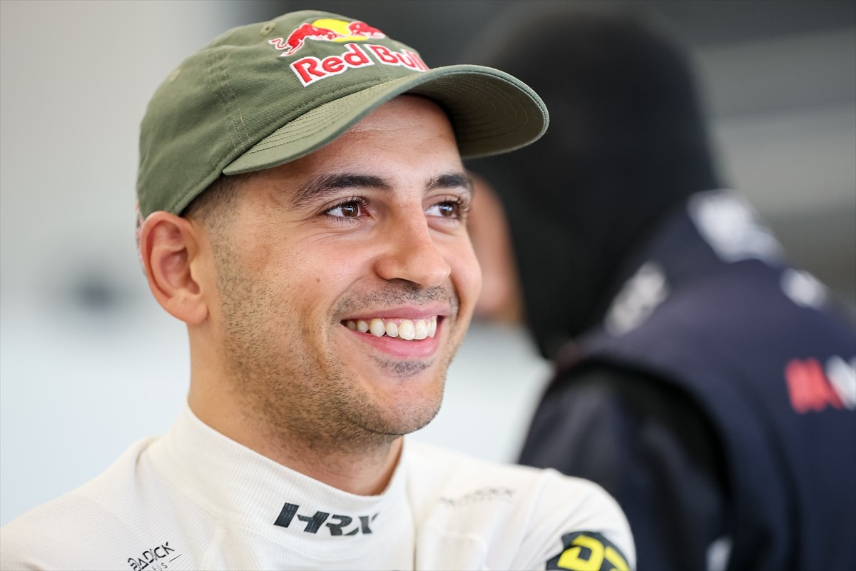 Milli otomobil sporcusu Ayhancan Güven, hafta sonu GT World Challenge serisinin 8. ayağı...