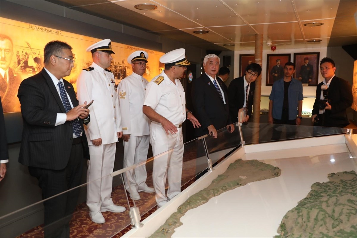 Milli Savunma Bakanı Yaşar Güler'in davetlisi olarak Türkiye'de bulunan Japonya Savunma Bakanı...