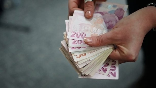 Milyonlarca memurun beklediği haber gece geldi: Taban aylığa bin liralık ek teklif masada