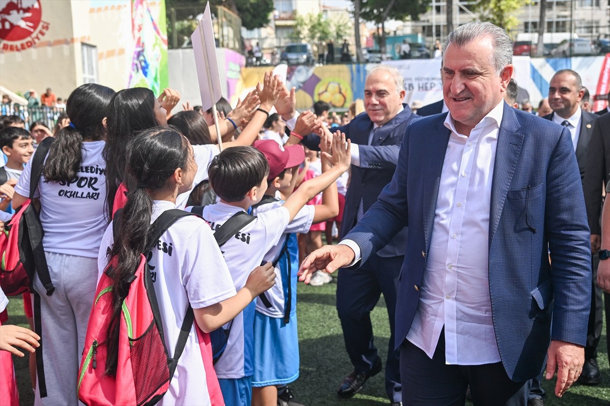 Mimar Sinan Spor Kompleksi'nin temel atma töreni, Gençlik ve Spor Bakanı Osman Aşkın Bak'ın...