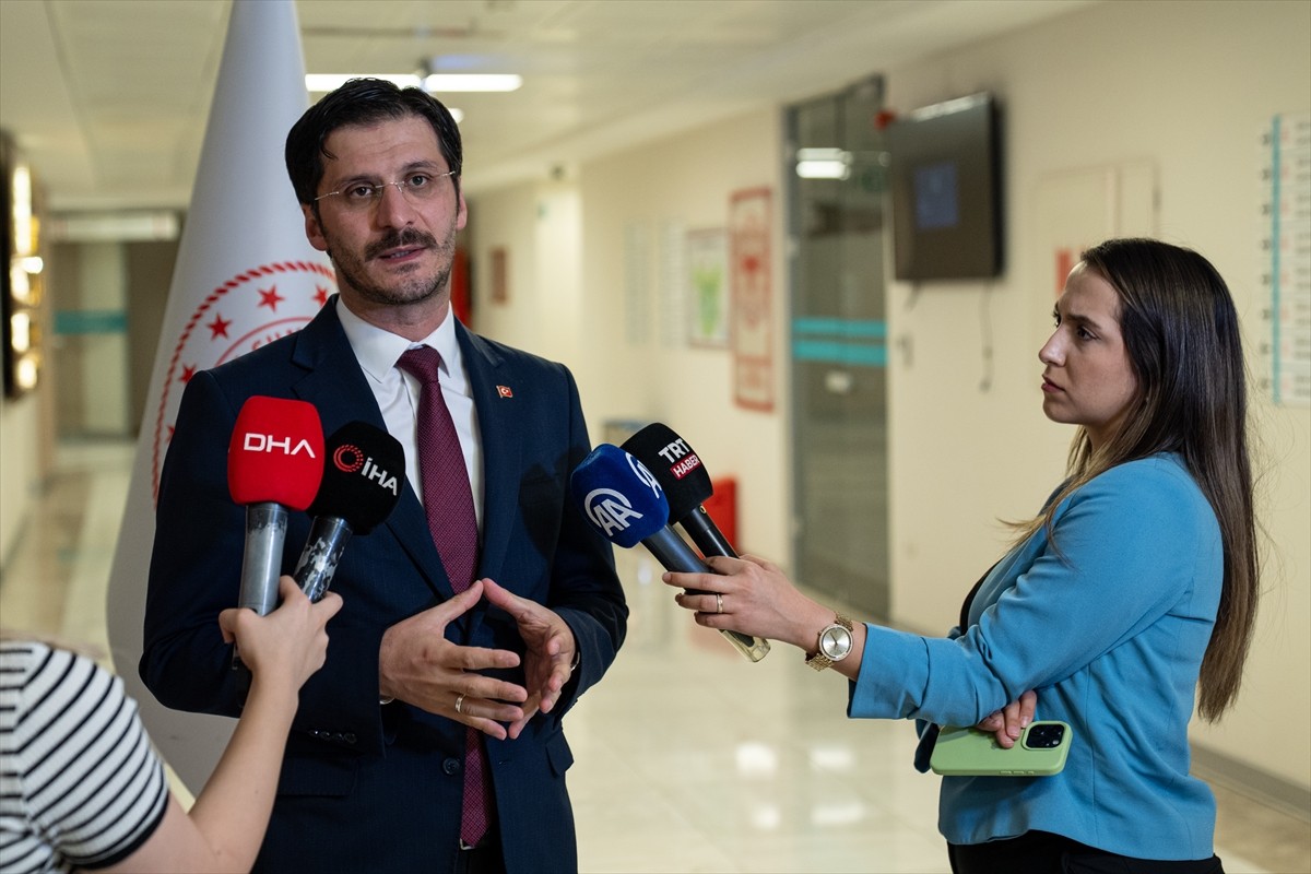 Sağlık Bakanlığı Halk Sağlığı Genel Müdürü Muhammed Emin Demirkol, 49 riskli tanıdan birini...