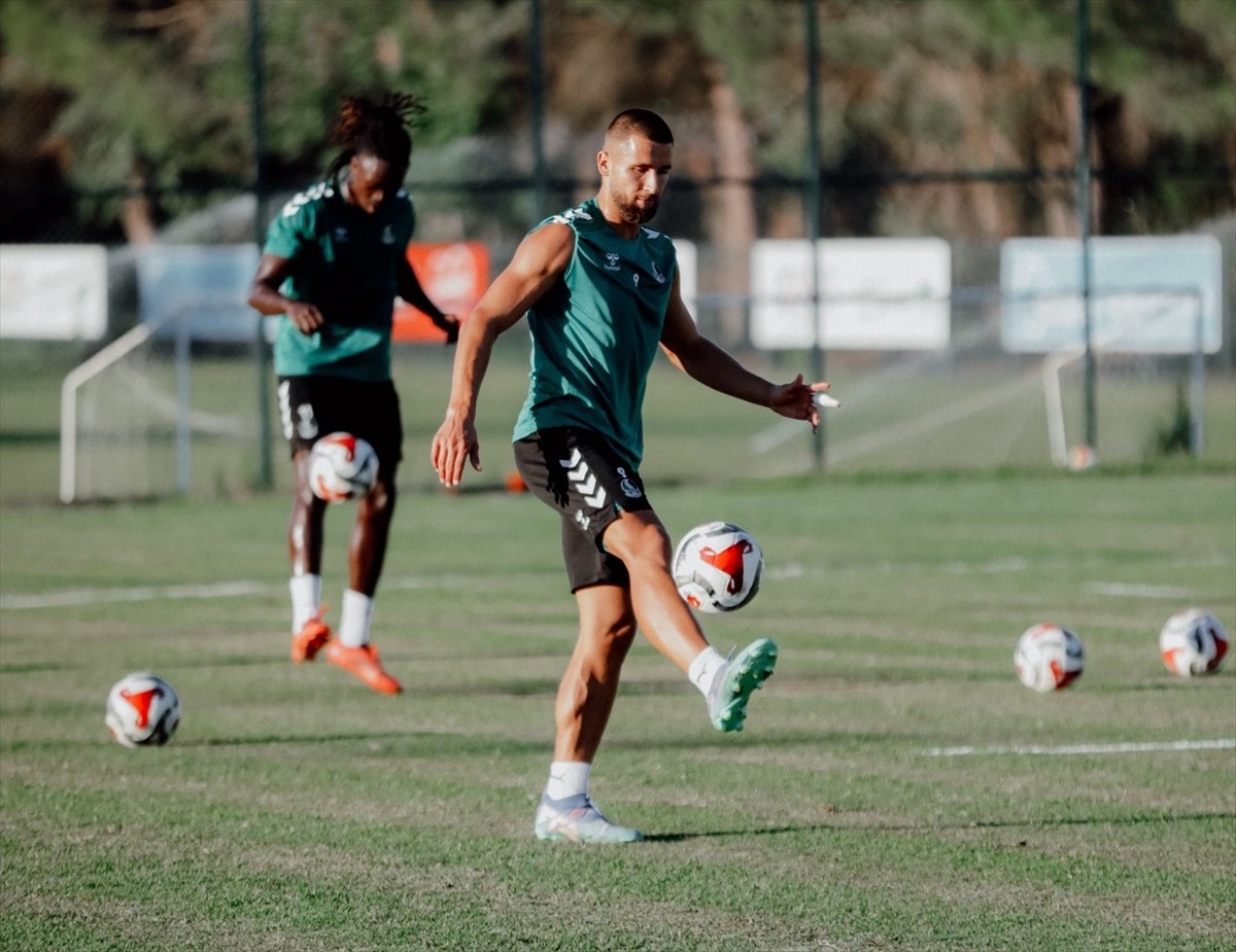 Sakaryaspor, Trendyol 1. Lig'in 3. haftasında deplasmanda Sipay Bodrum FK ile oynayacağı maçın...