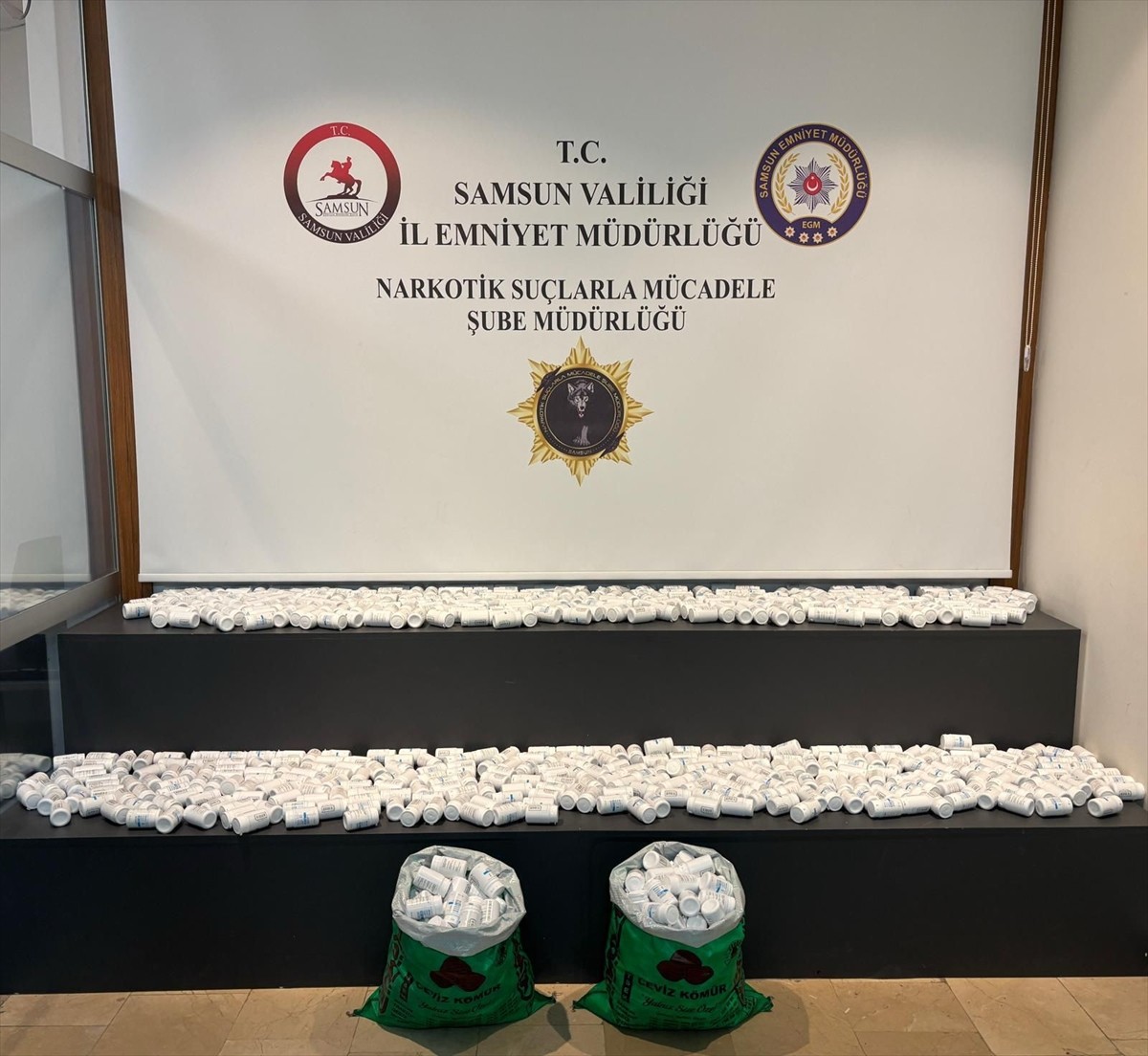 Samsun'un İlkadım ilçesinde 45 bin sentetik uyuşturucu hap ele geçirildi, 1 zanlı gözaltına...