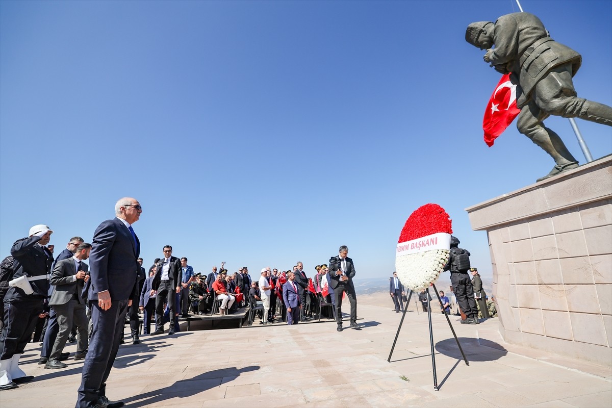 TBMM Başkanı Numan Kurtulmuş, Zafer Haftası kutlamaları kapsamında Büyük Taarruz emrinin verildiği...