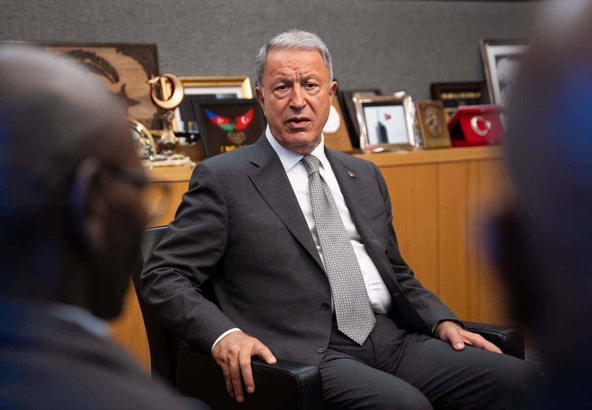 TBMM Milli Savunma Komisyonu Başkanı ve AK Parti Kayseri Milletvekili Hulusi Akar (sağda)...