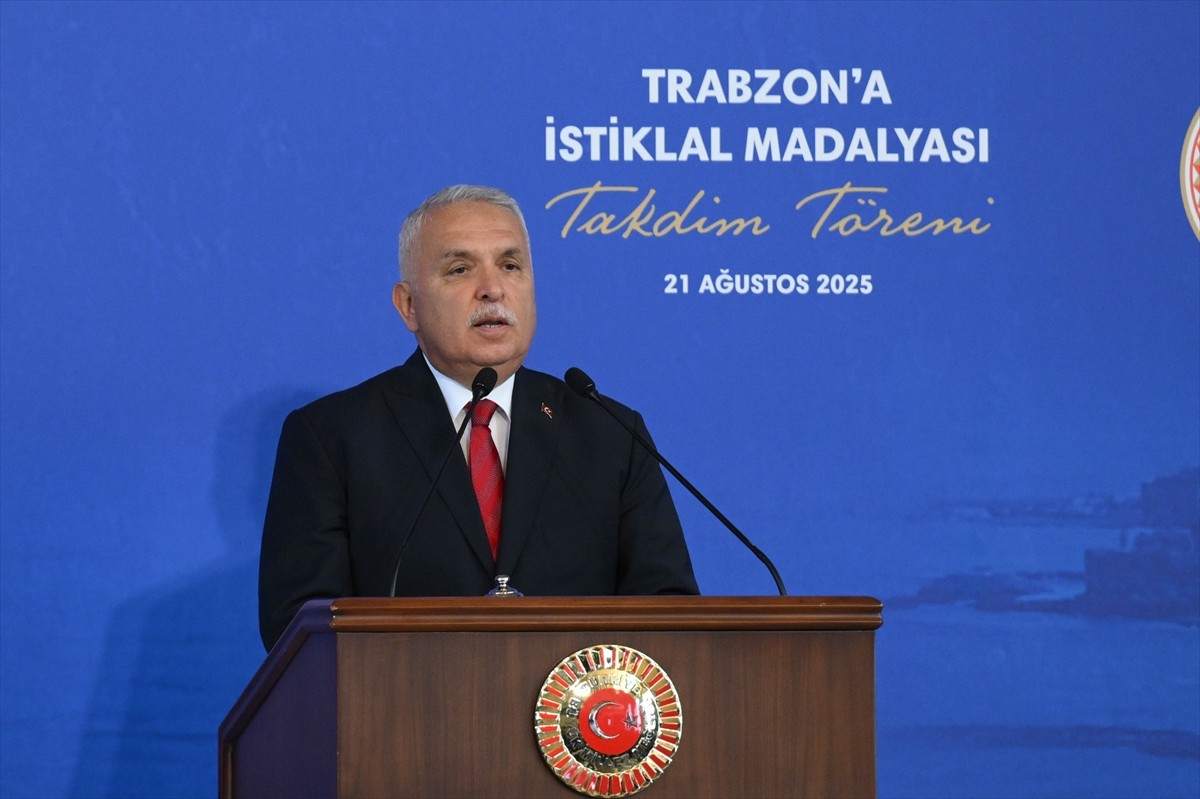TBMM tarafından 1924 yılında İstiklal Madalyası'yla ödüllendirilen Trabzon'a verilecek "İstiklal...