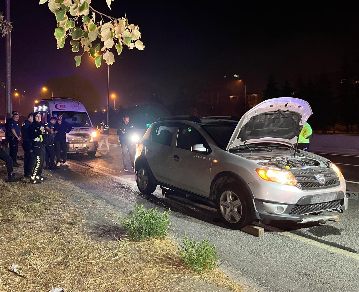 Tekirdağ'ın Çorlu ilçesinde SUV tipi aracın çarptığı yaya yaşamını yitirdi. İhbar üzerine kaza...